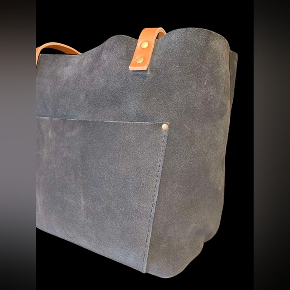 Portland Leather Large Peppercorn Tote - Picture 9 of 12